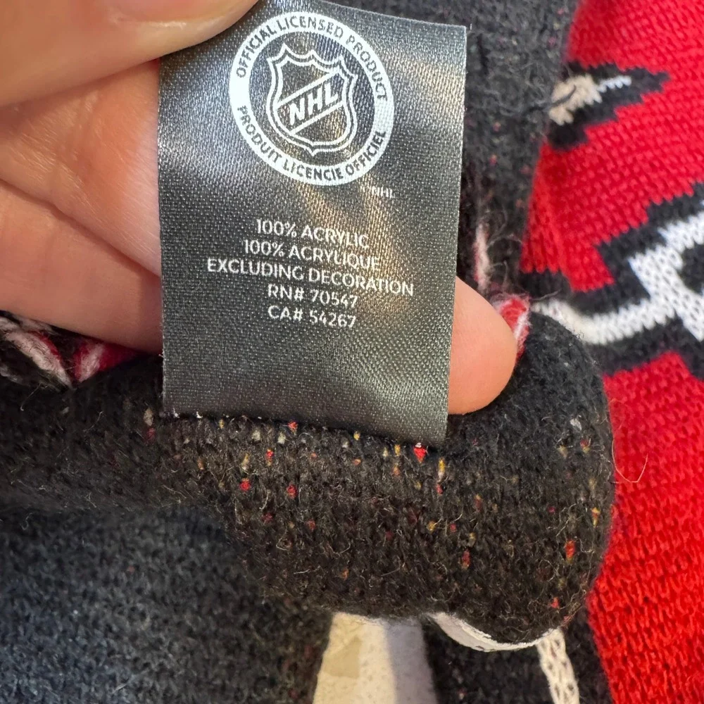 Chicago Blackhawks 47 Brand NHL Knit Scarf Black Red White Logo Fringe OSFA